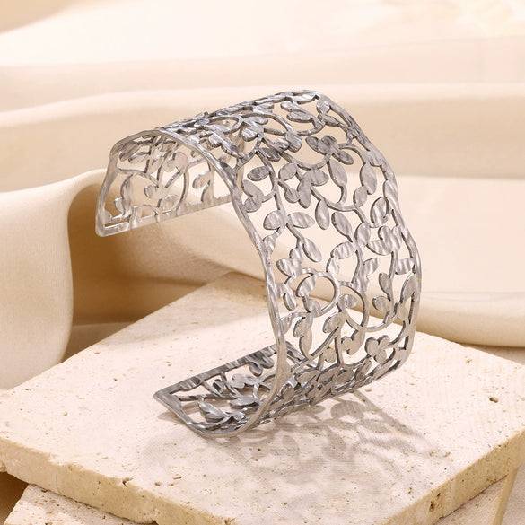 Stainless Steel And Silver Hollow Geometric Women's Bracelet With Hammered Pattern And Electroplating Treatment