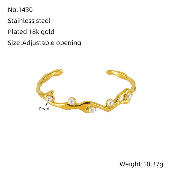 Stainless Steel And Titanium Steel Fashion Allmatch Electroplated Bracelet With Pearl High Design Sense Light Luxury Temperament