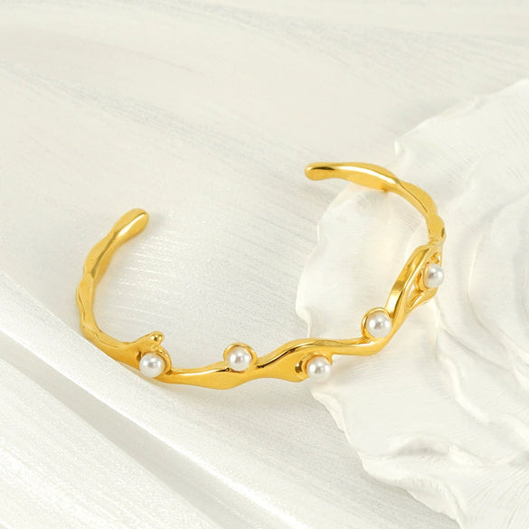 Stainless Steel And Titanium Steel Fashion Allmatch Electroplated Bracelet With Pearl High Design Sense Light Luxury Temperament
