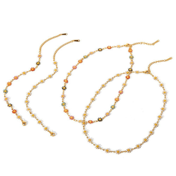 Stainless Steel And Titanium Steel Flowers Pattern Necklace And Bracelet With Electroplating For Women