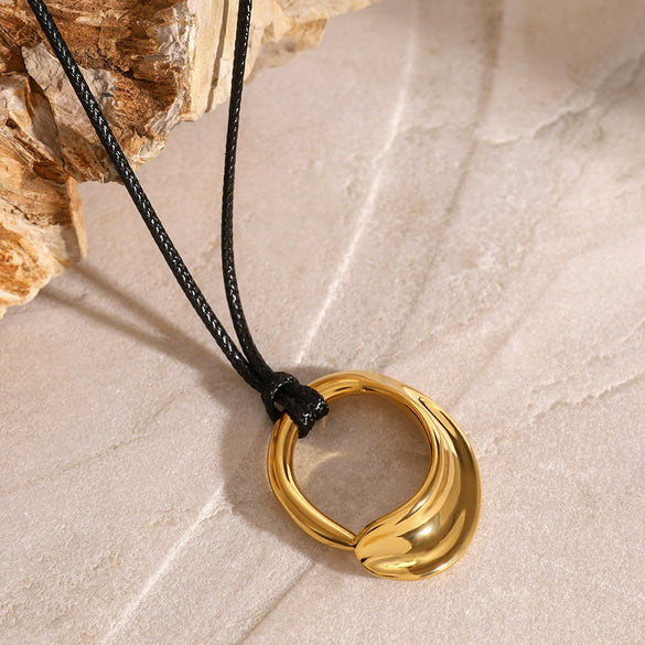 Stainless Steel And Titanium Steel Geometric Pendant Necklace With Electroplating Treatment For Women