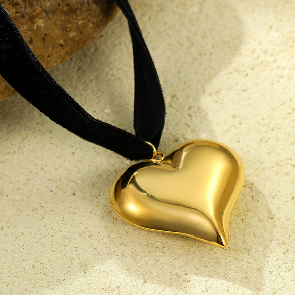 Stainless Steel And Titanium Steel Heart Clavicle Chain Necklace With Electroplating And Vintage Style