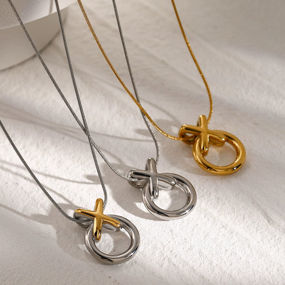 Stainless Steel And Titanium Steel Love Contrast Color Pendant Necklace With Geometric Pattern And Electroplating Treatment