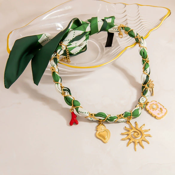 Stainless Steel And Titanium Steel Necklace Light Luxury Highend Sunflower Pendant Electroplated Regular Chain For Women