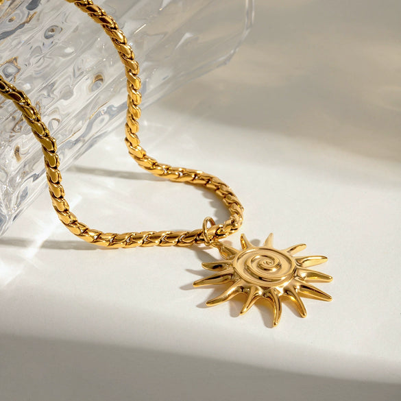 Stainless Steel And Titanium Steel Sunflower Pendant Necklace With Electroplating Retro Style Jewelry For Women