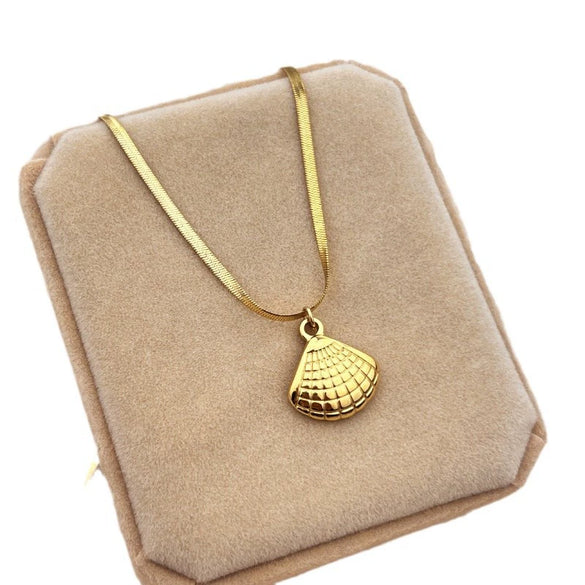 Stainless Steel And Titanium Steel U Shape Pendant Necklace Vintage Style Electroplated