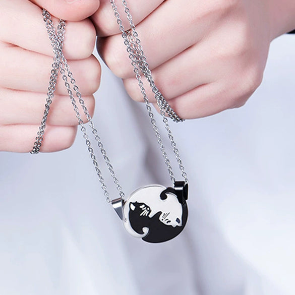 Stainless Steel Black And White Cat Pair Hug Splicing Pendant Necklace With Electroplated Titanium Steel Geometric Design For Unisex