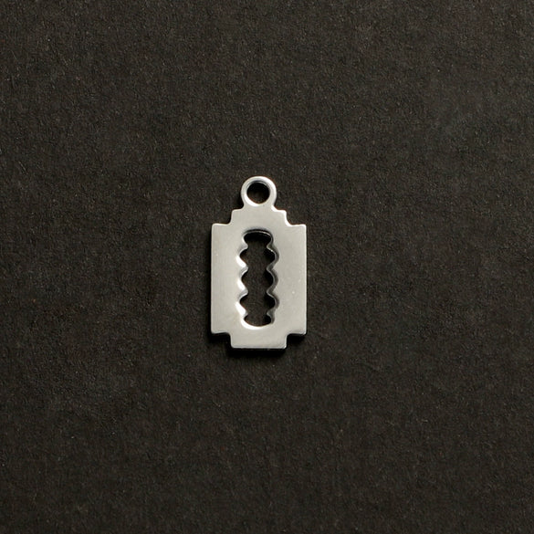 Stainless Steel Blade Shape Punk Style Jewelry Accessories Pendant With Polishing