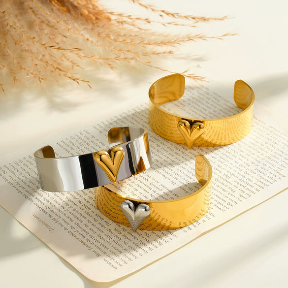 Stainless Steel Bracelet And Ring Set With Three Dimensional Heart Pattern Gold Tone Vacuum Plated Jewelry For Women