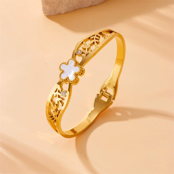 Stainless Steel Bracelet Retro Fashion Style With Shell Five Petal Flower Leaves Hollow Gold Plated
