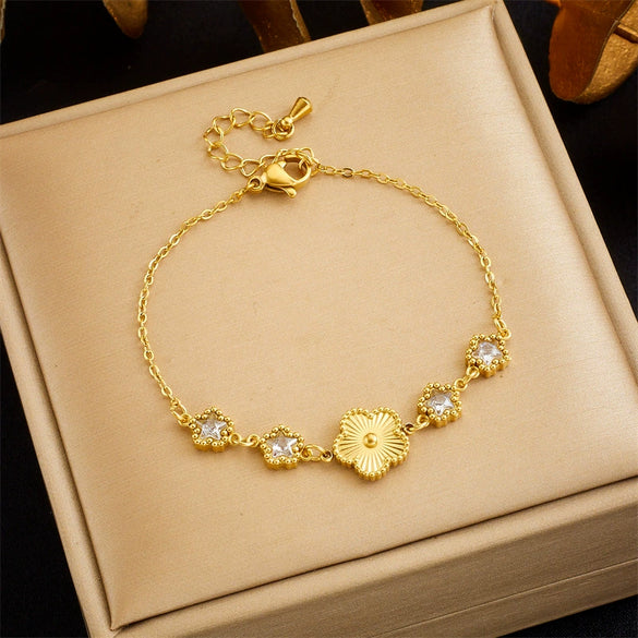 Stainless Steel Chain Bracelet With Diamondplated Plum Blossom Fashion Retro Style