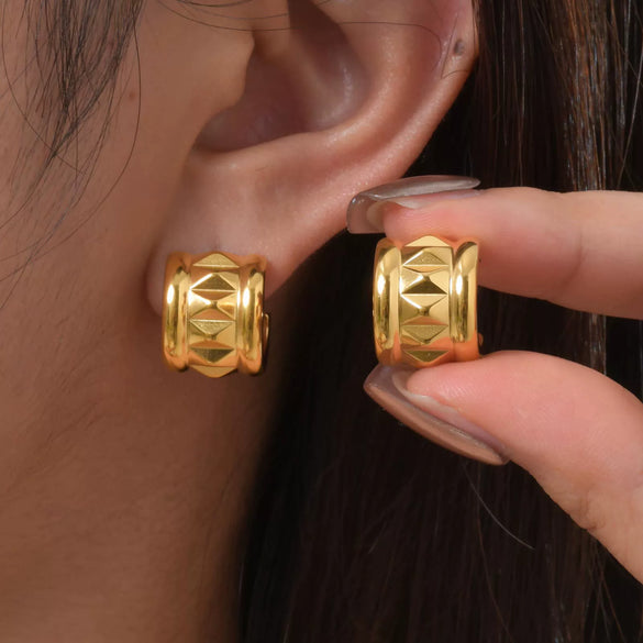 Stainless Steel Cshaped Rivet Electroplated Women's Fashion Highend Earrings