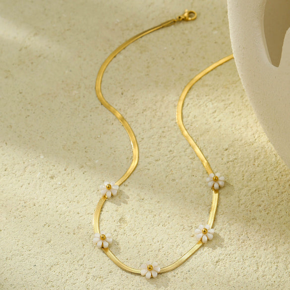 Stainless Steel Daisy Flower Necklace For Women Fashion Electroplating Jewelry