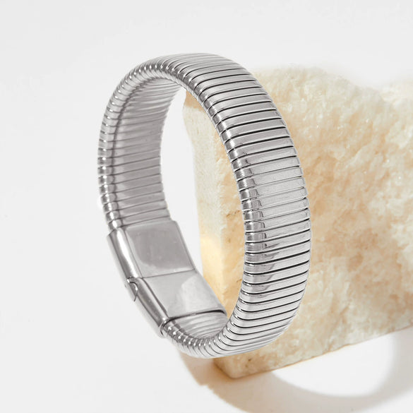Stainless Steel Elastic Gold Plated Striped Snake Bone Chain Magnetic Buckle Bracelet With Electroplating Treatment Simple Style