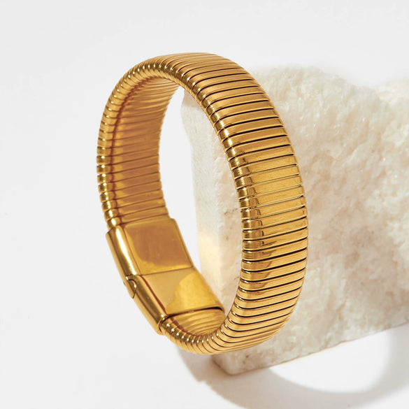 Stainless Steel Elastic Gold Plated Striped Snake Bone Chain Magnetic Buckle Bracelet With Electroplating Treatment Simple Style