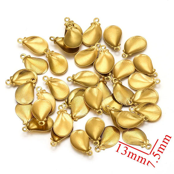Stainless Steel Fan Shell Pendant Handmade Jewelry With 18K Gold Plated And Electroplating Treatment