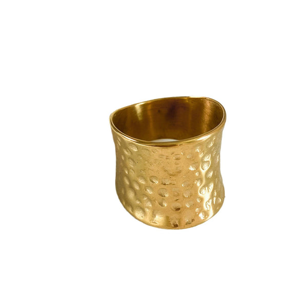 Stainless Steel Fashion Ring For Men And Women With Embossed Design And 14K Gold Plated Electroplating