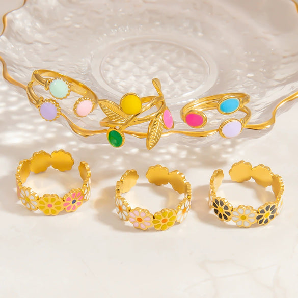 Stainless Steel Female Ring Fashion Design With Flower Pattern Electroplated