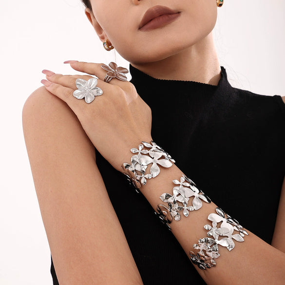 316L Stainless Steel French Flower Wide Opening Bracelet Pvd Electroplated Minimalist Geometric Style