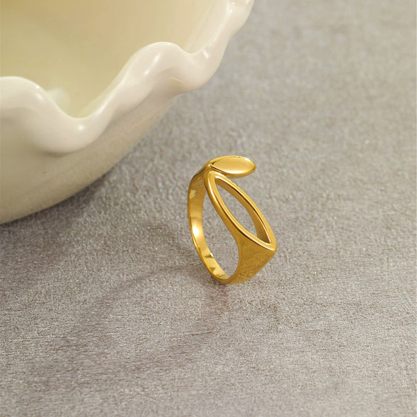 Stainless Steel Geometric Asymmetrical Ring Electroplated With 18K Gold Light Luxury Style Women's Hand Jewelry
