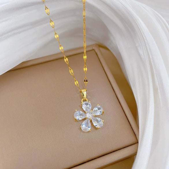 Stainless Steel Geometric Fivepetal Flower Pendant Necklace Unisex Luxury Elegant Gorgeous Cartoon Minimalist