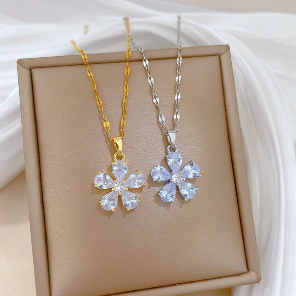 Stainless Steel Geometric Fivepetal Flower Pendant Necklace Unisex Luxury Elegant Gorgeous Cartoon Minimalist
