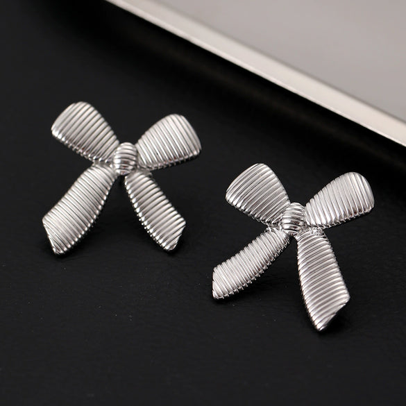 Stainless Steel Geometric Heart Shape Electroplated Women's Earrings Stud
