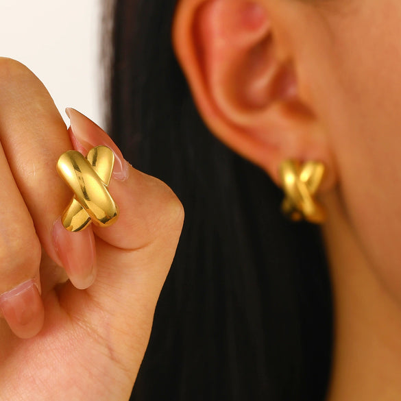 Stainless Steel Geometric Heart Shape Electroplated Women's Earrings Stud