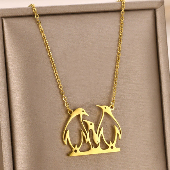 Stainless Steel Geometric Hollow Heart Pendant Necklace With Electroplating And Cross Chain Design For Unisex