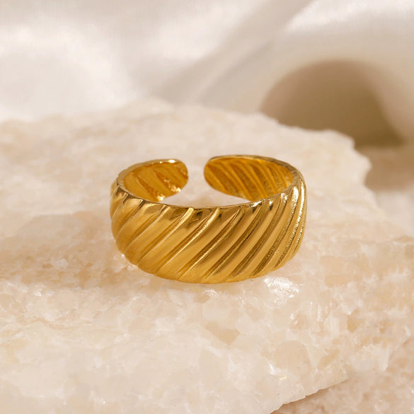 Stainless Steel Geometric Horn Bag Ring Jewelry With Oil Pressure Opening Adjustment And Electroplating Treatment