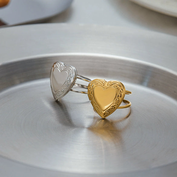 Stainless Steel Geometric Pattern Ring Jewelry With Electroplating And Love Photo Box Opening Design