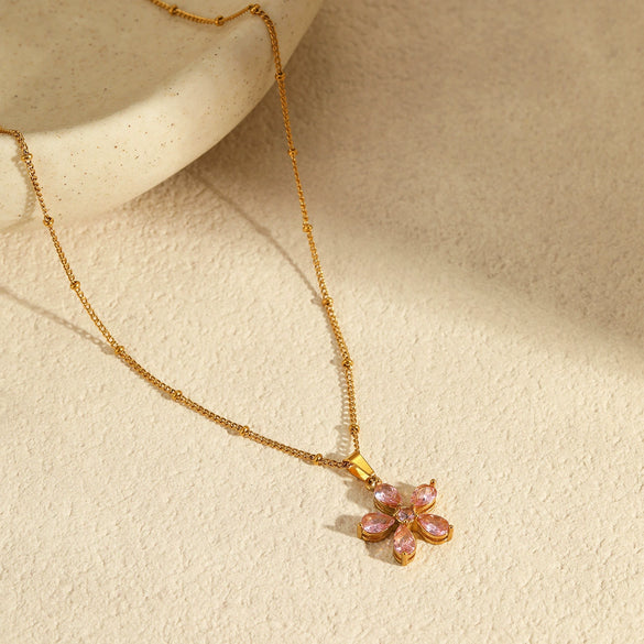 Stainless Steel Geometric Petal Pendant Necklace 18K Gold Plated For Women