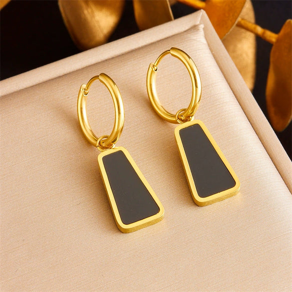 Stainless Steel Geometric Quadrilateral Pendant Jewelry Set With Electroplating And Snake Bone Chain Highend Cold Retro Style