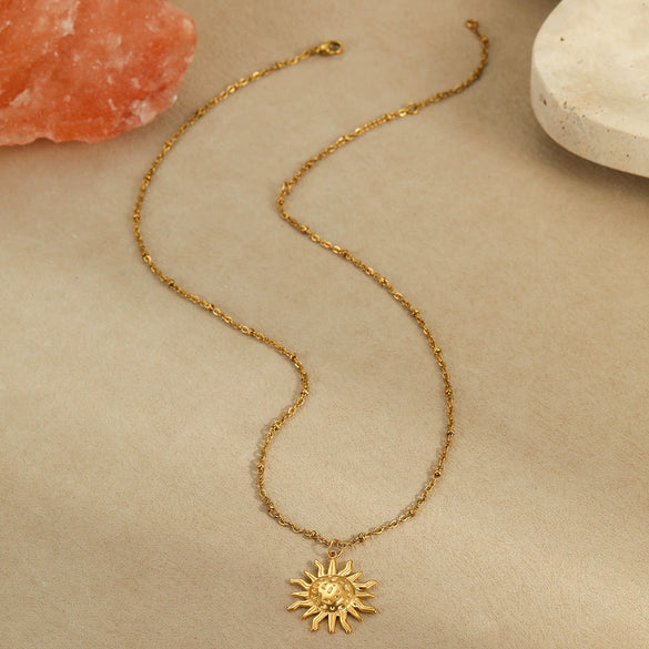 Stainless Steel Geometric Sun Pendant Clavicle Chain Necklace Plated With 18K Gold Fashion Jewelry