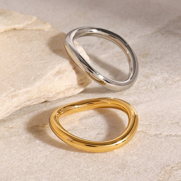 Stainless Steel Gold And Silver Smooth Wave Ring Electroplated Minimalist Women's Jewelry