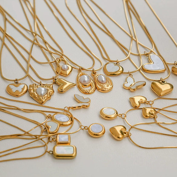 Stainless Steel Gold Plated Pearl Casting Heart Pendant Necklace With Titanium Steel Shell Clavicle Chain Electroplated Geometric Pattern For Women