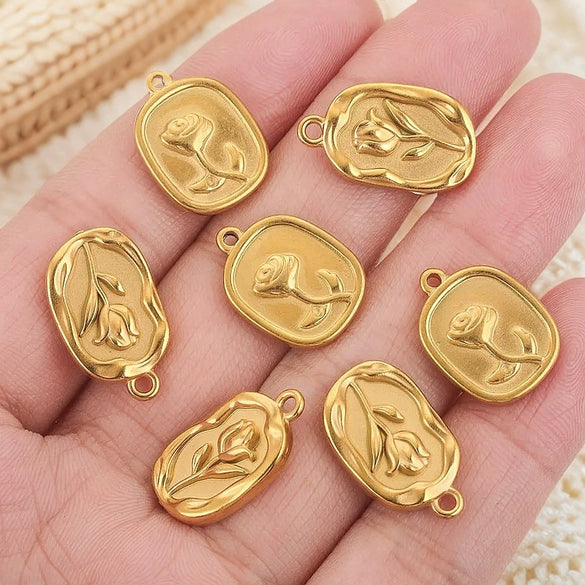 Stainless Steel Handmade Exquisite Simple Niche Rose Flower Pendant Necklace With Gold Plated Treatment