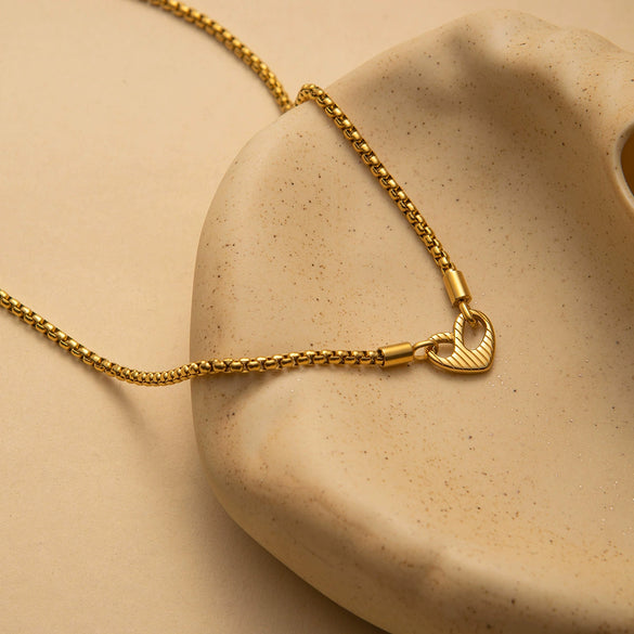 Stainless Steel Heart And Letter Fashion Necklace With Electroplating For Women