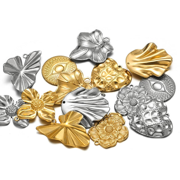 Stainless Steel Heart Leaf Flower Pendant Jewelry For Women With Electroplating Treatment