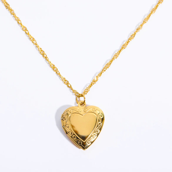 Stainless Steel Heart Pendant Necklace With Electroplating For Women