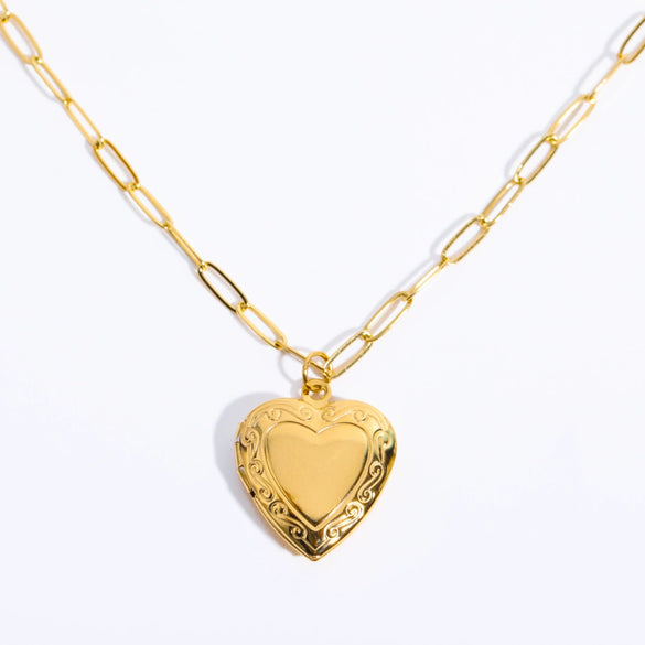 Stainless Steel Heart Pendant Necklace With Electroplating For Women