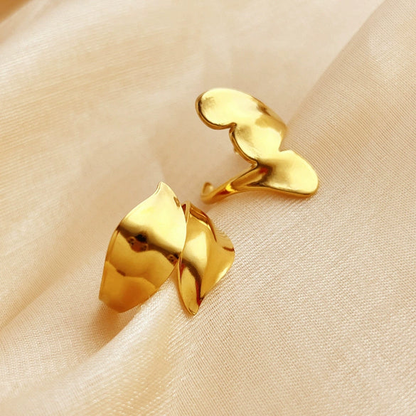 Stainless Steel Heart Shaped Classic Open Ring With 18K Gold Plating And Natural Geometric Design
