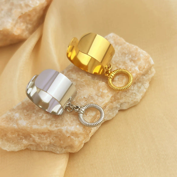Stainless Steel Heart Shaped Pendant Ring With Electroplating Design Natural And Geometric Style