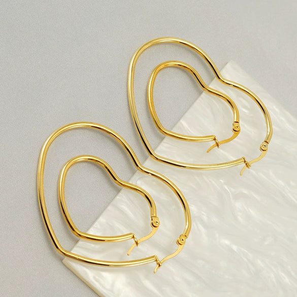 Stainless Steel Heartshaped Love Earrings With Electroplating Design Fashion Style For Women