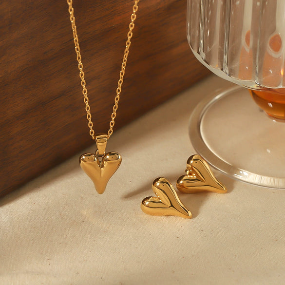 Stainless Steel Heartshaped Pendant Necklace With Electroplating Treatment