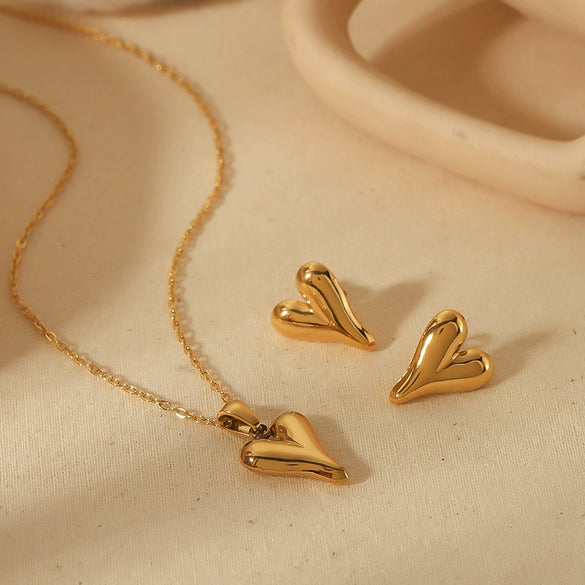 Stainless Steel Heartshaped Pendant Necklace With Electroplating Treatment