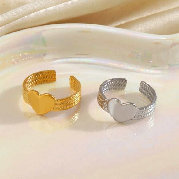 Stainless Steel Heartshaped Ring For Women Electroplated Fashion Style