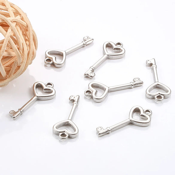 Stainless Steel Hollow Heart Key Pendant Jewelry Accessories Electroplated