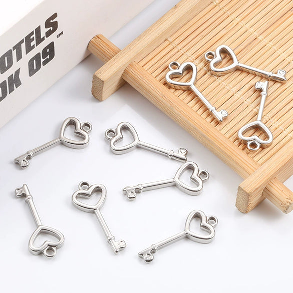 Stainless Steel Hollow Heart Key Pendant Jewelry Accessories Electroplated