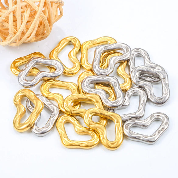 Stainless Steel Hollow Heart Pendant Jewelry Accessories With Vacuum Electroplating